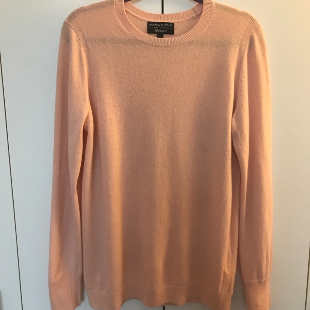 Banana Republic Large pink crewneck sweater